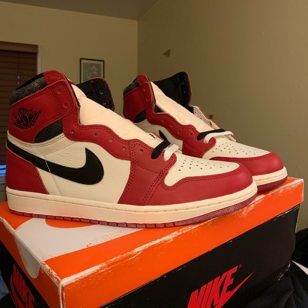 Air Jordan 1 Retro High OG Chicago Lost and Found